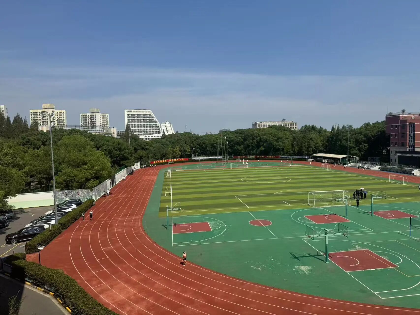 操场