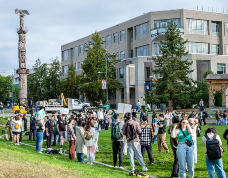 跨越太平洋的成长之旅:UBC大学枫华直升专班,叩响世界名校之门 - 第6张 - 择校360网 跨越太平洋的成长之旅:UBC大学枫华直升专班,叩响世界名校之门 - 第6张