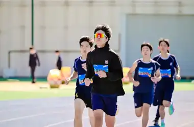 宏文学校第五届校运会盛大举行 学子赛场挥洒青春铸就成长