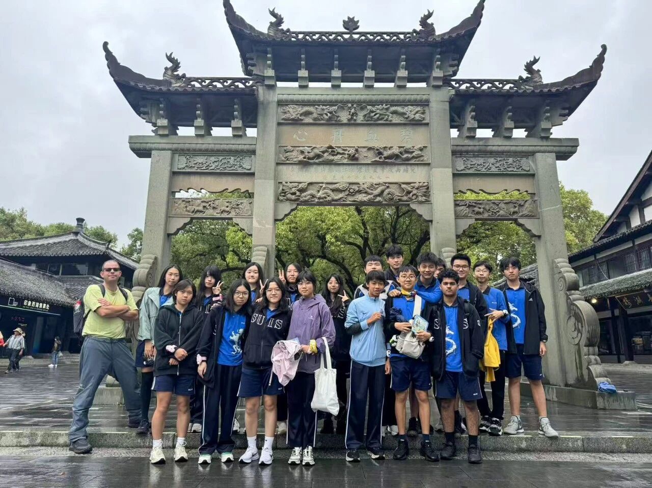 协和十年级杭州之行:烟雨茶山间锤炼意志,西湖畔携手凝聚真情 - 第1张 - 择校360网 协和十年级杭州之行:烟雨茶山间锤炼意志,西湖畔携手凝聚真情 - 第1张